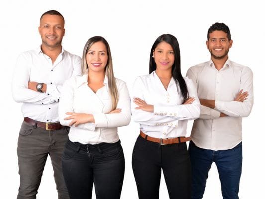 Construyendo un Mundo de Soluciones Variedad en soluciones para entidades públicas y privadas